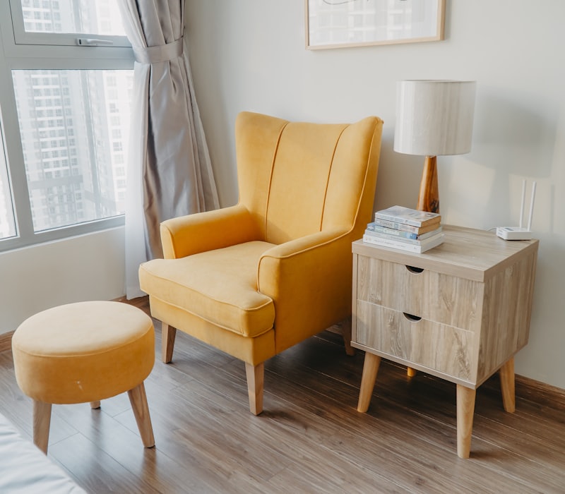 Single upholstered armchair